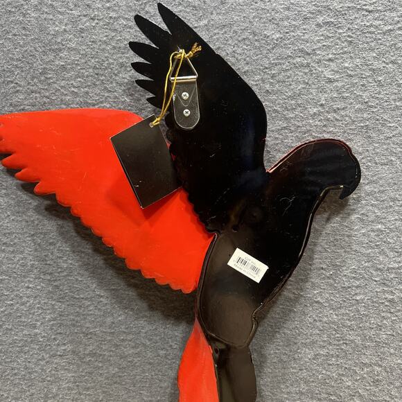 Hand Painted Parrot Bird 3D Wall Figurine Decoration Red & Blue Resin 15" X 11” - Picture 5 of 10